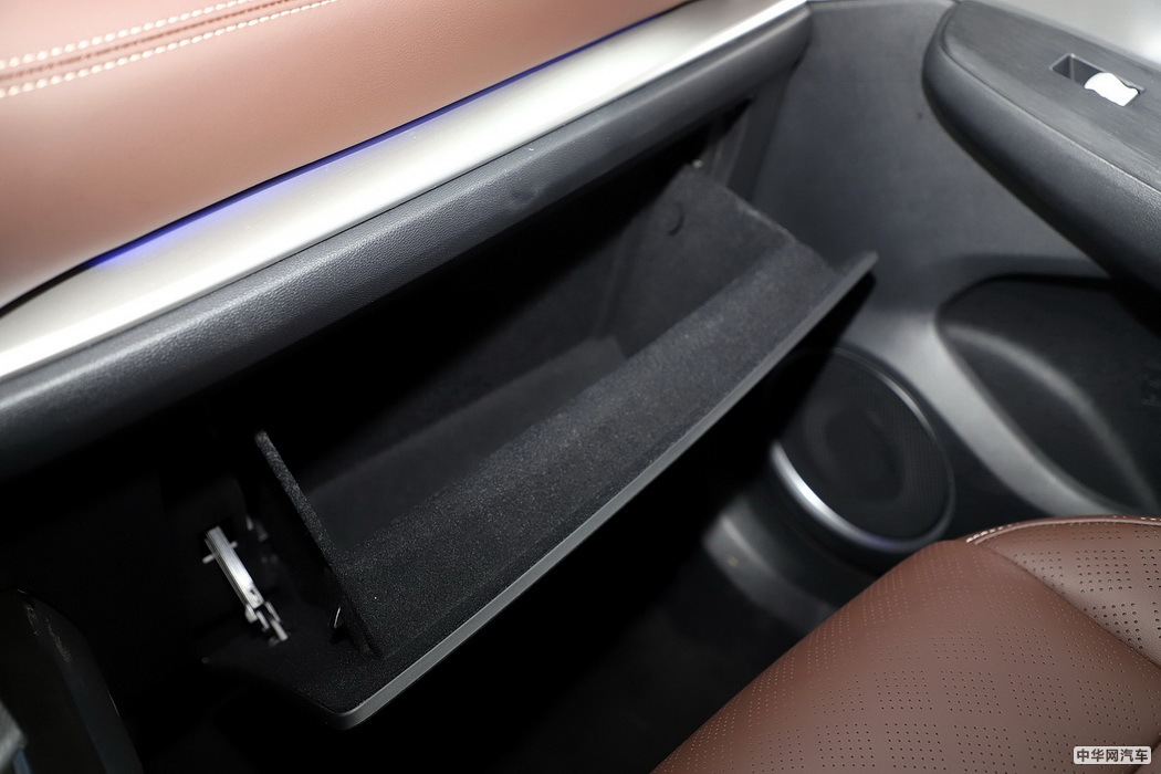 WEY VV6 2021款 2.0T 四驱智驭+ 内饰
