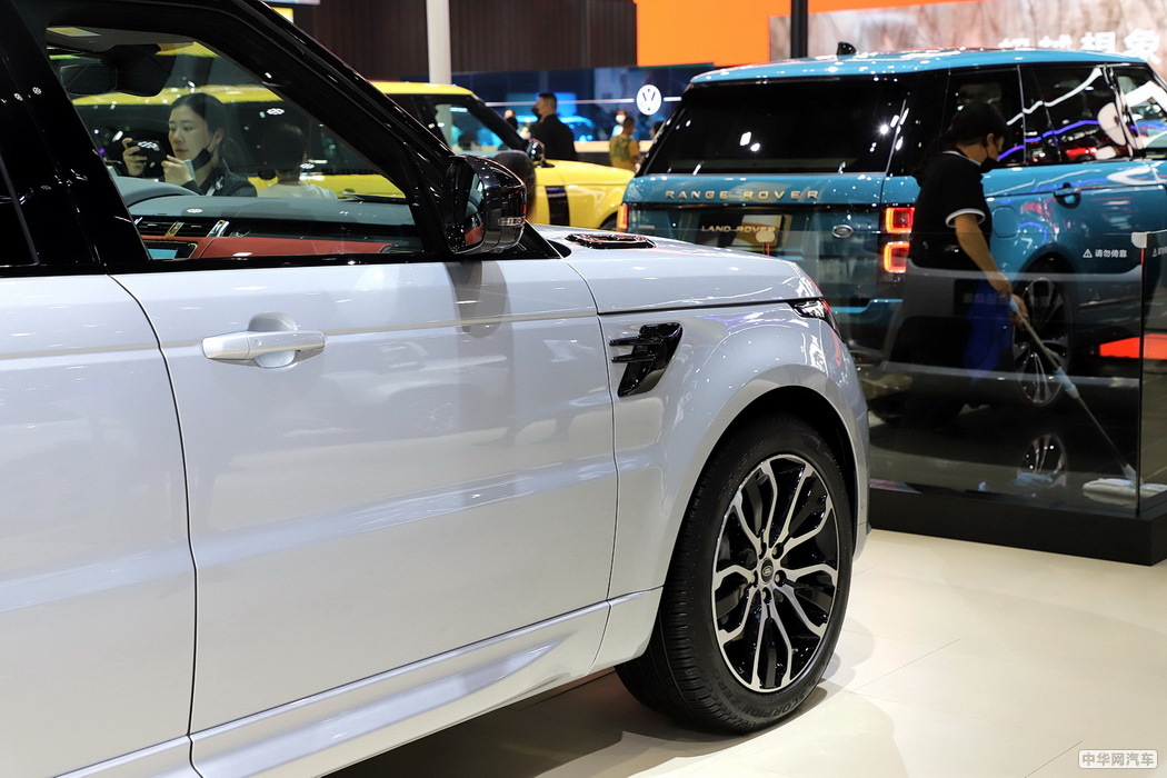 揽胜运动版 2021款 3.0 L6 HST 组图