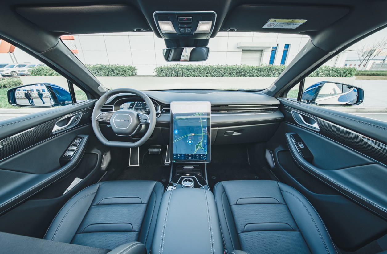 全新赛道中坚持技术自持——赛力斯CEO余海坤全球新能源汽车大会应邀演讲